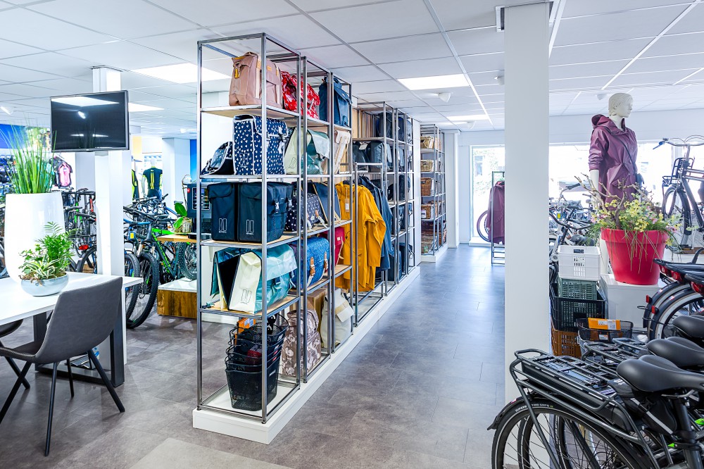 Foto winkelinterieur door Presto bij v.d. Woude fietsen te Franeker
